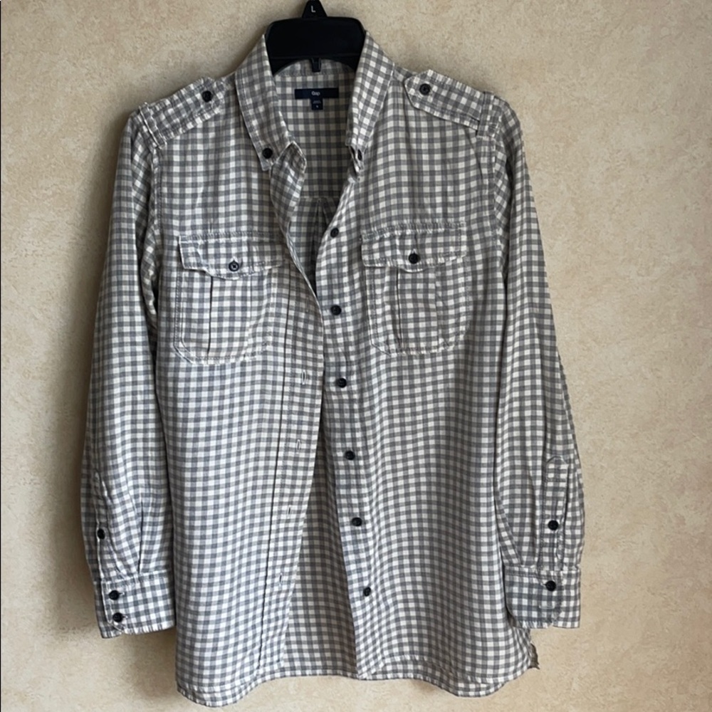 GAP shirt